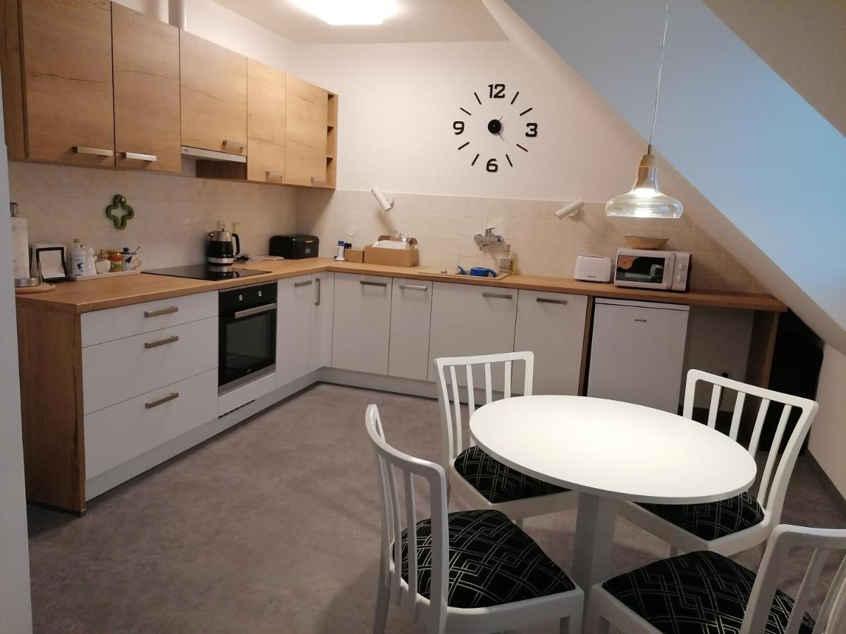 Apartman U Zoubku Apartment Litomysl Bagian luar foto